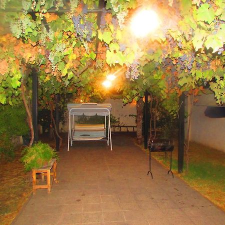 A Pousada La Ruca Santiago Exterior foto